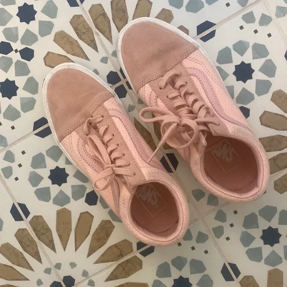Pink Vans size 7.0 women - Picture 1 of 4